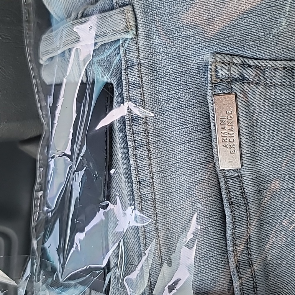 Armani Exchange men’s light wash denim jeans. Size 30 R. NWOT